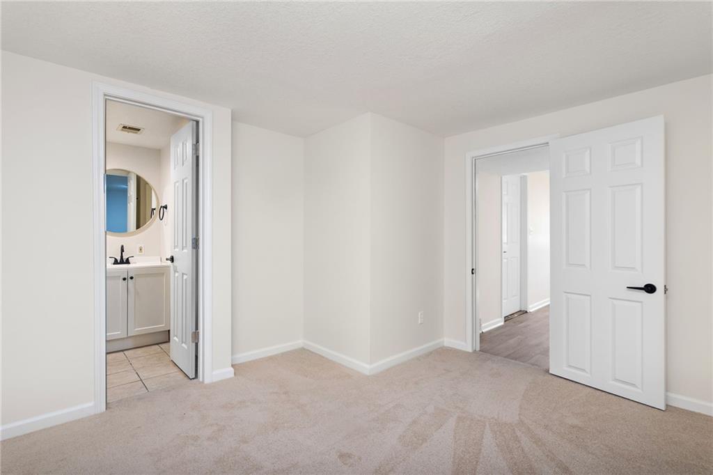 1600-1 SW Sunset Avenue