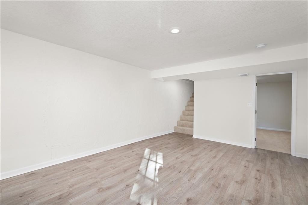 1600-1 SW Sunset Avenue