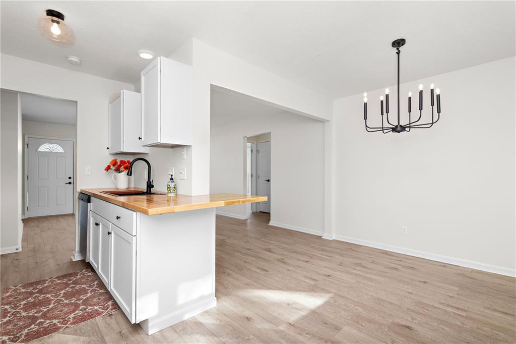 1600-1 SW Sunset Avenue
