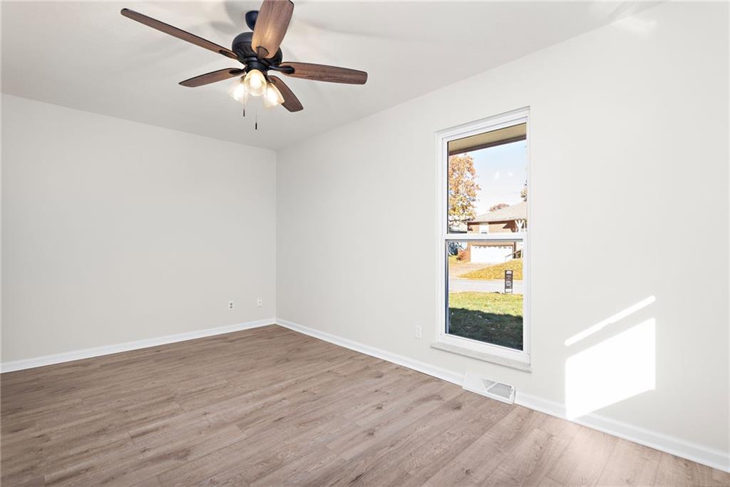 1600-1 SW Sunset Avenue