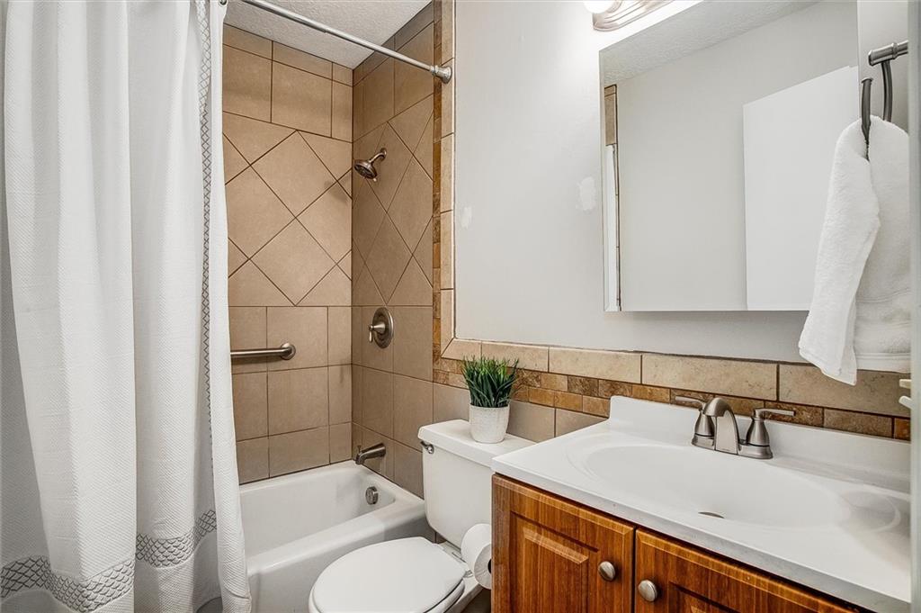 15513 E 45th Place