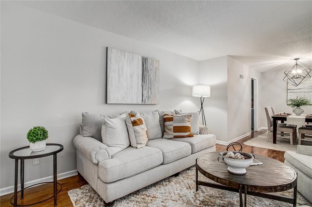 15513 E 45th Place