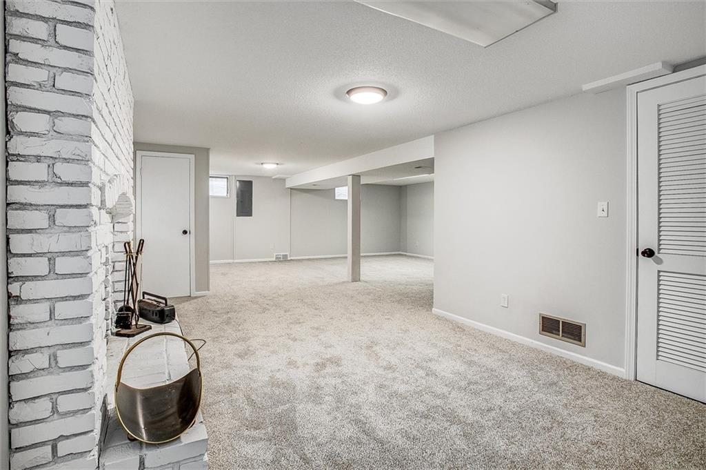 15513 E 45th Place