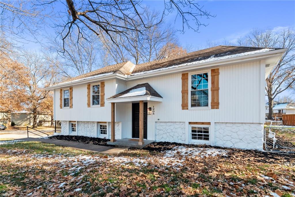 1205 SE 3rd Terrace