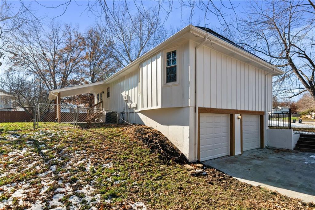 1205 SE 3rd Terrace