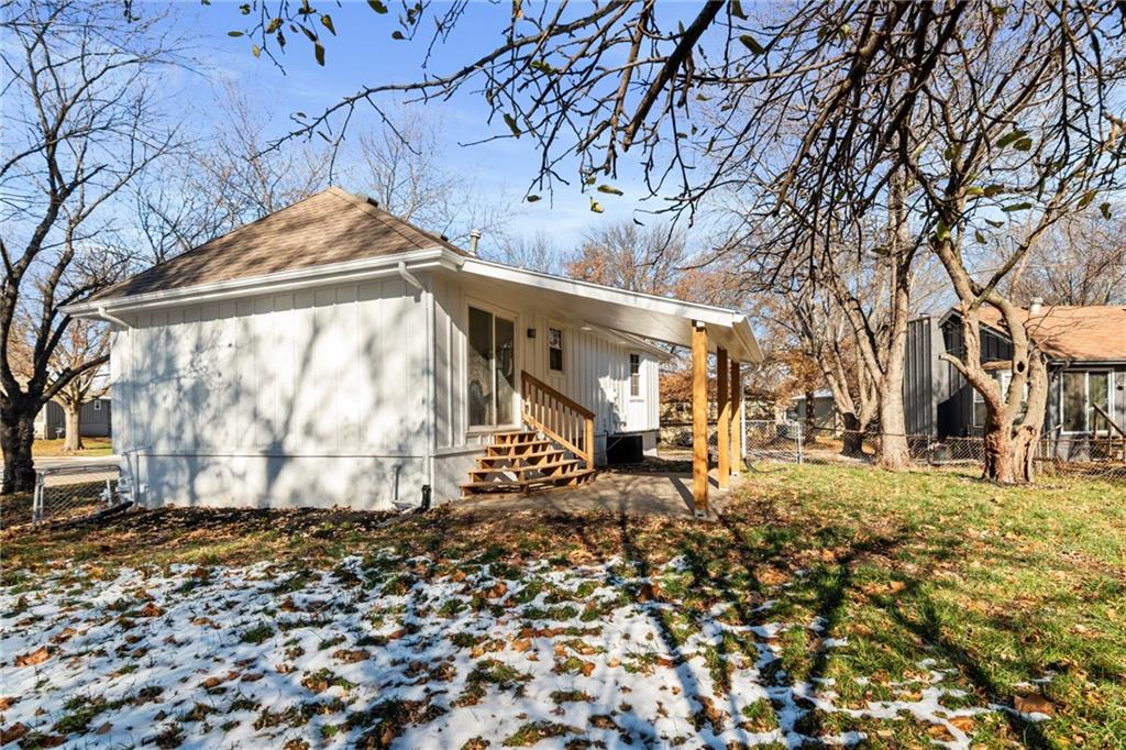 1205 SE 3rd Terrace