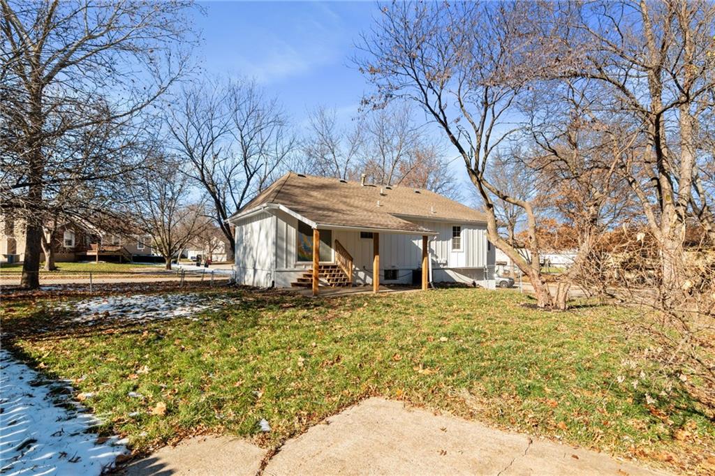 1205 SE 3rd Terrace