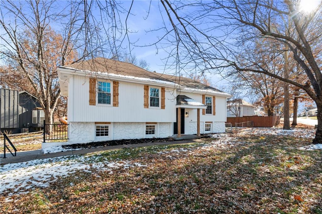 1205 SE 3rd Terrace