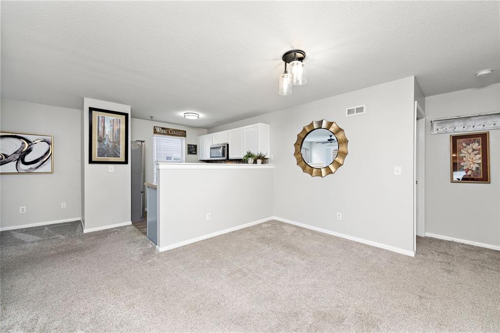8111 N Lawndale Avenue Unit: 1D