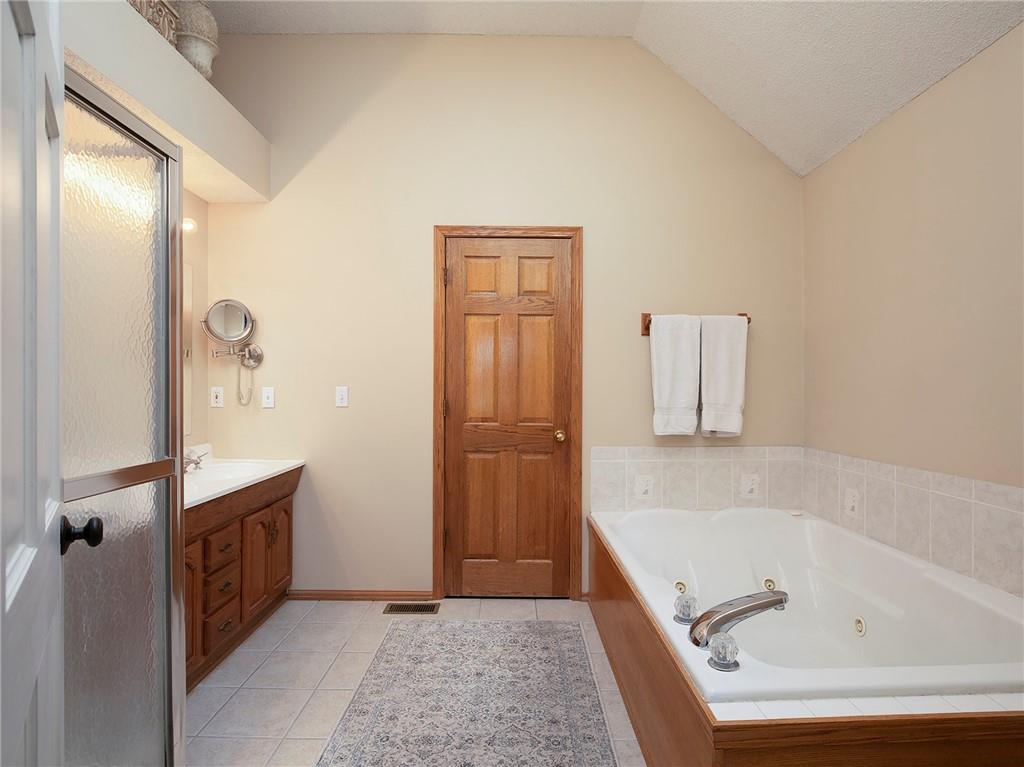 3904 SW Windjammer Court