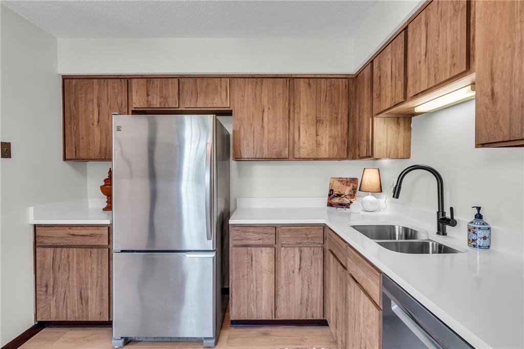 101 W Bannister Road