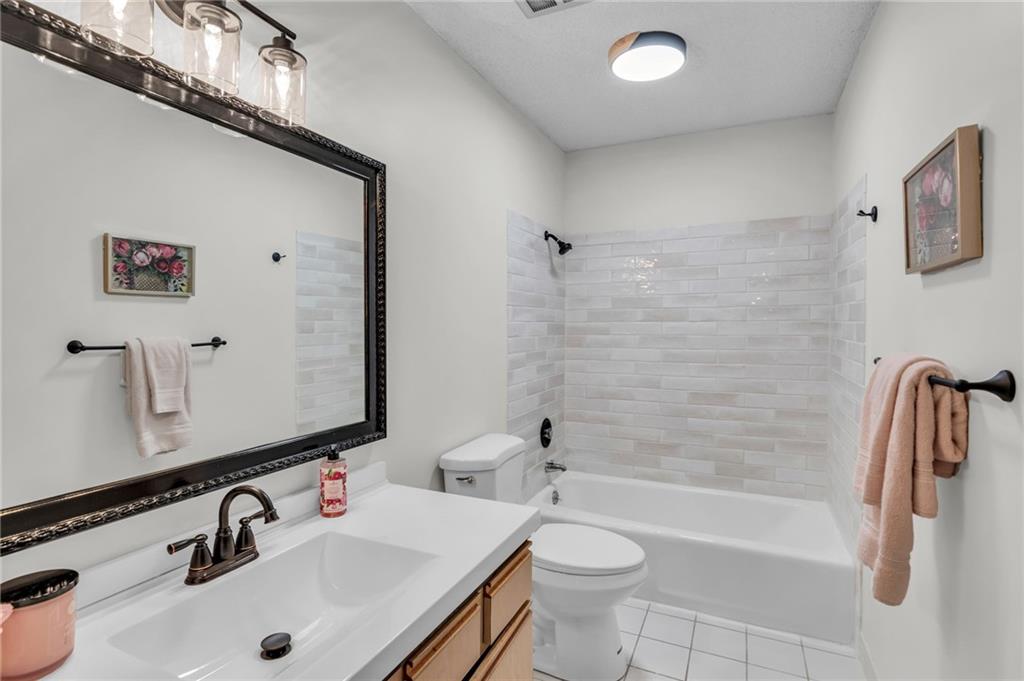 101 W Bannister Road