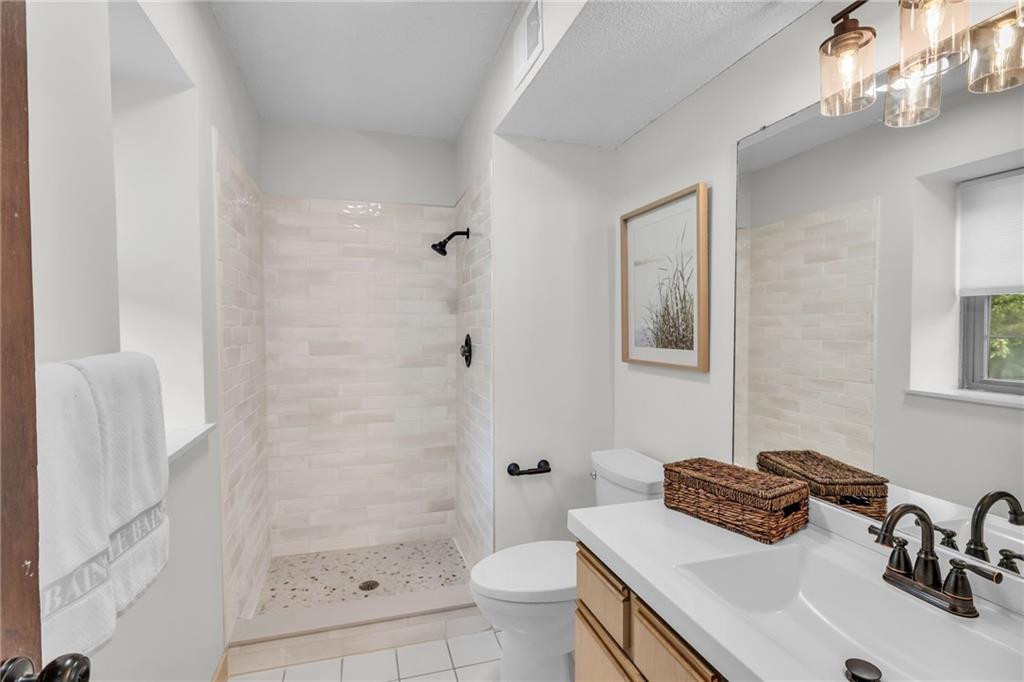 101 W Bannister Road