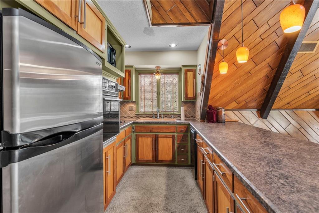 9013 Cyclone School Road