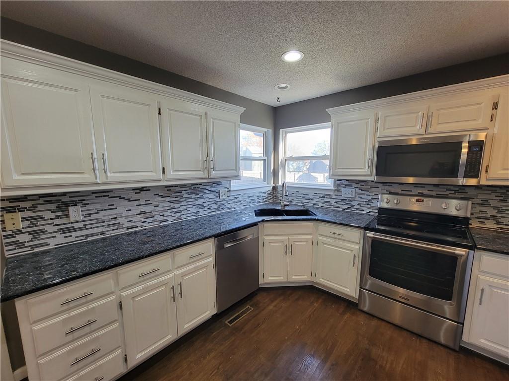 3621 NW Anchor Court