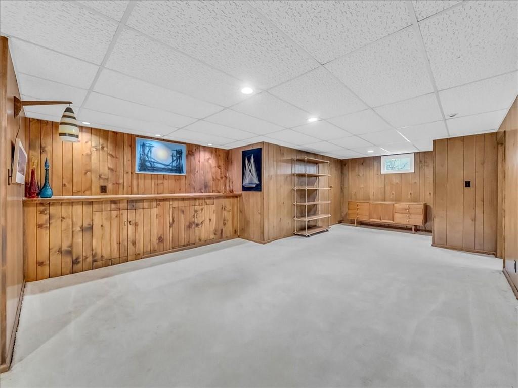 207 SE Noeleen Lane