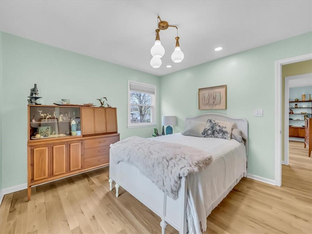 207 SE Noeleen Lane