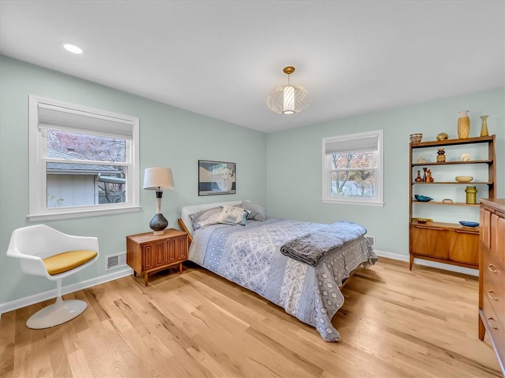 207 SE Noeleen Lane