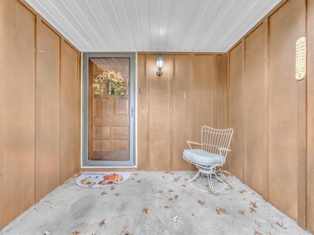207 SE Noeleen Lane