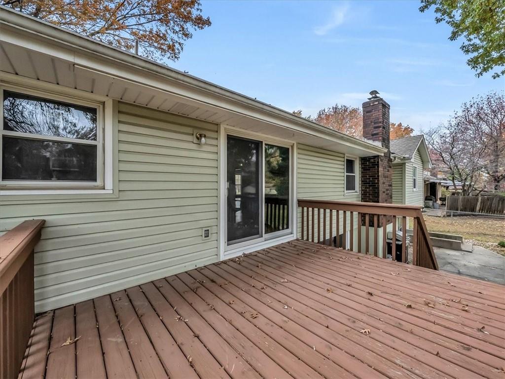 207 SE Noeleen Lane