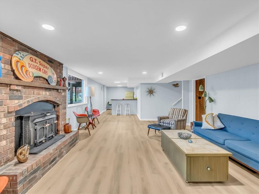207 SE Noeleen Lane