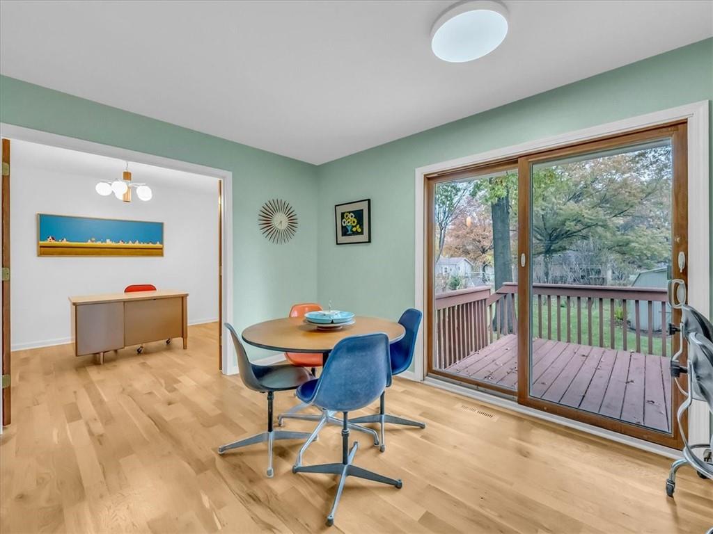 207 SE Noeleen Lane