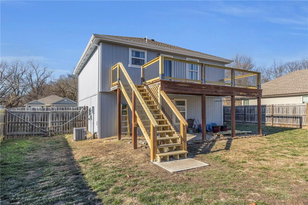 1103 SE Oak Ridge Drive