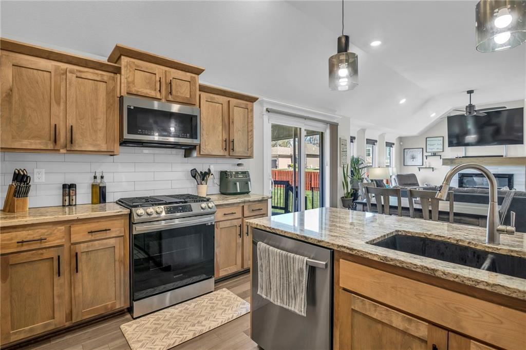 900 NW Lindenwood Drive
