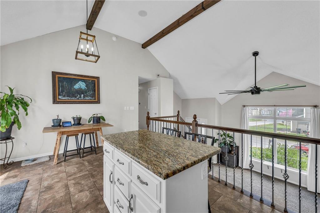1013 NW Creek Side Circle