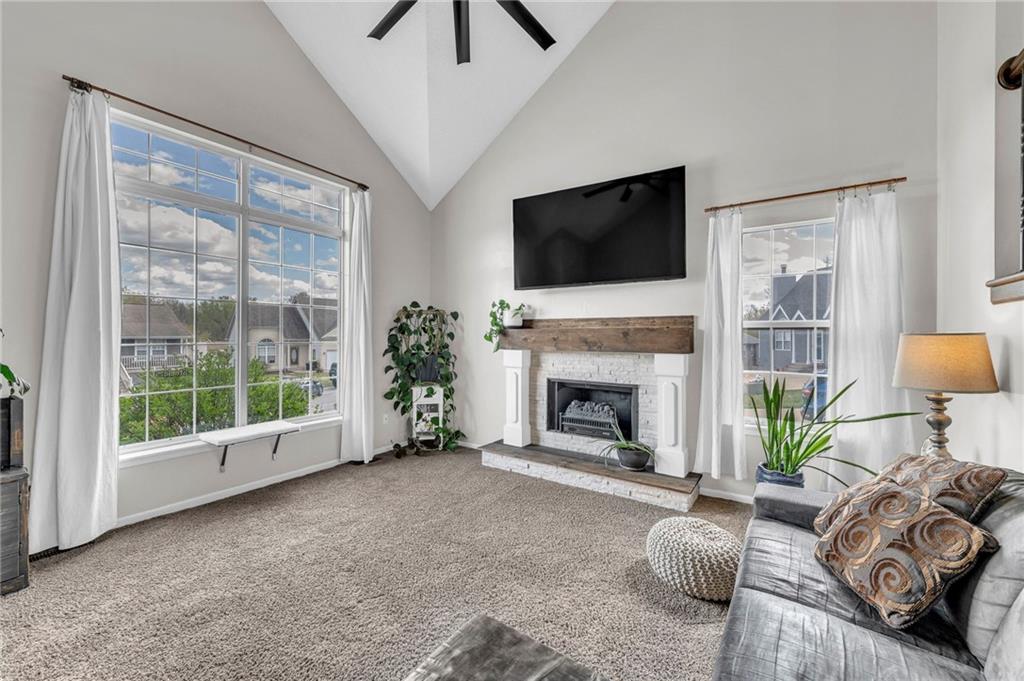 1013 NW Creek Side Circle