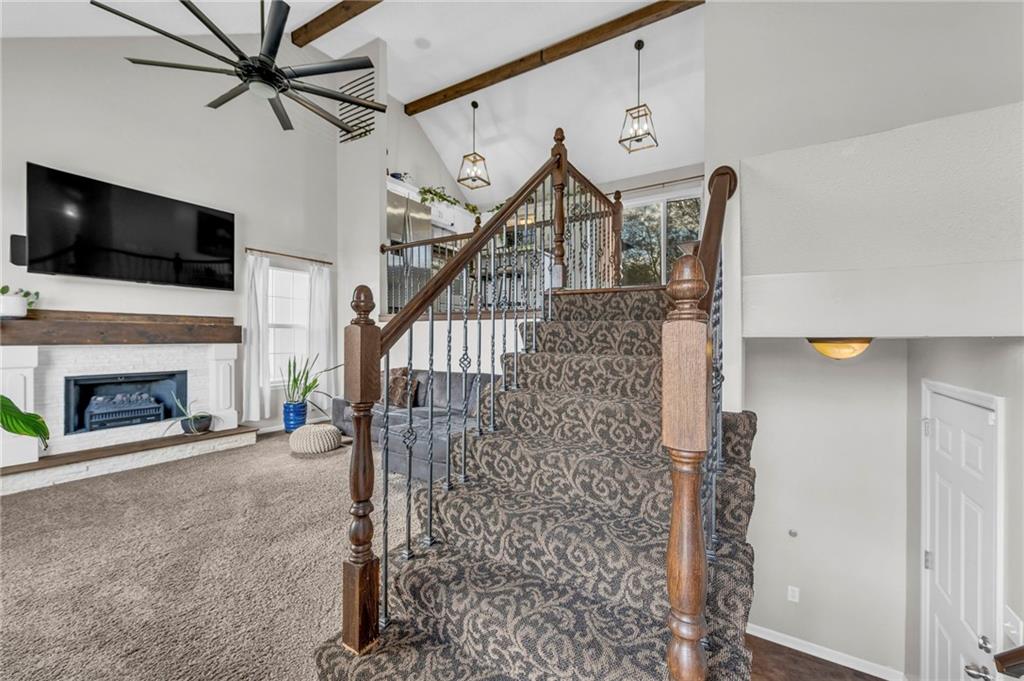 1013 NW Creek Side Circle