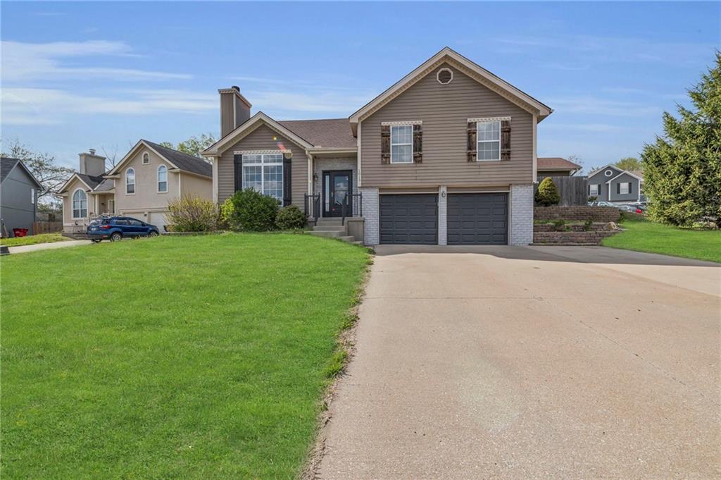 1013 NW Creek Side Circle