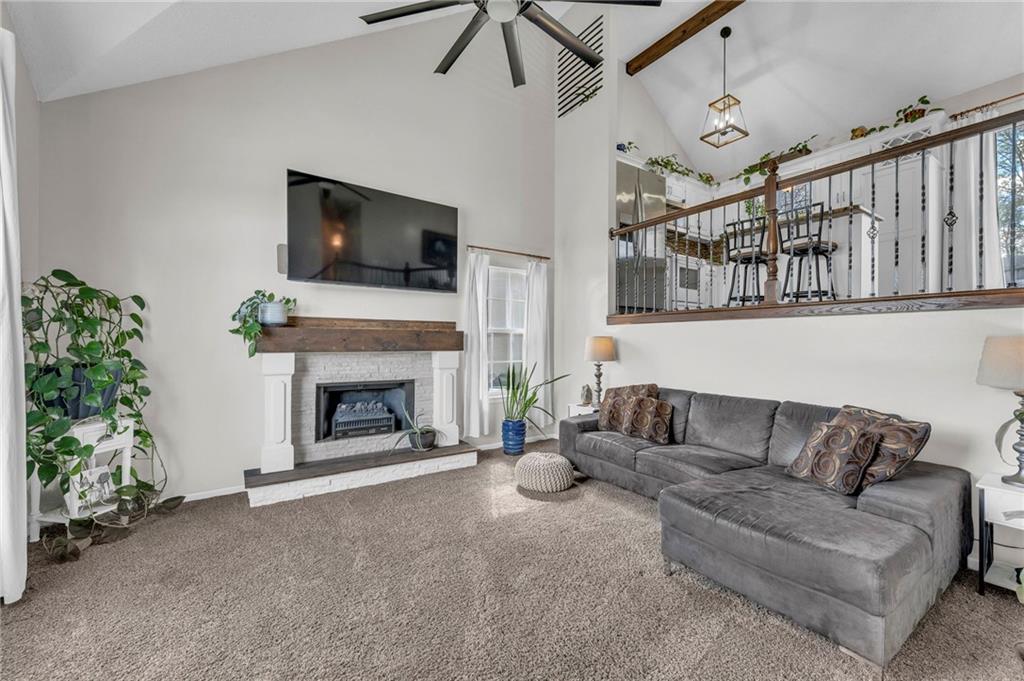 1013 NW Creek Side Circle