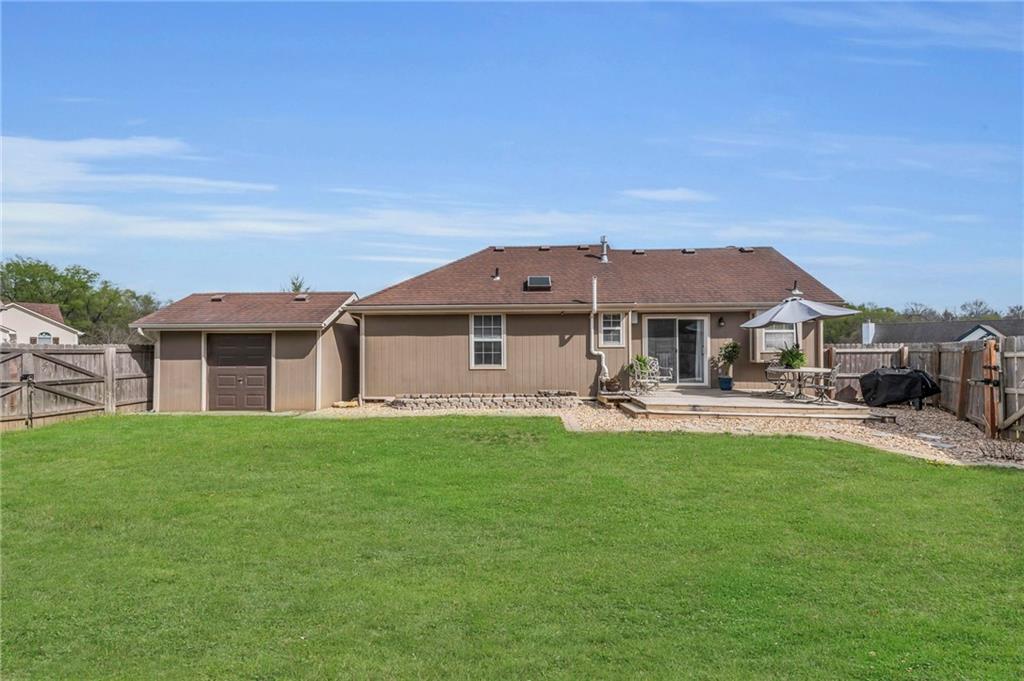 1013 NW Creek Side Circle