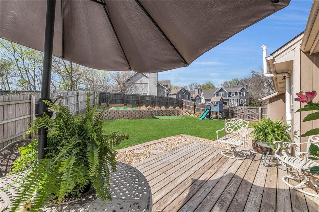 1013 NW Creek Side Circle