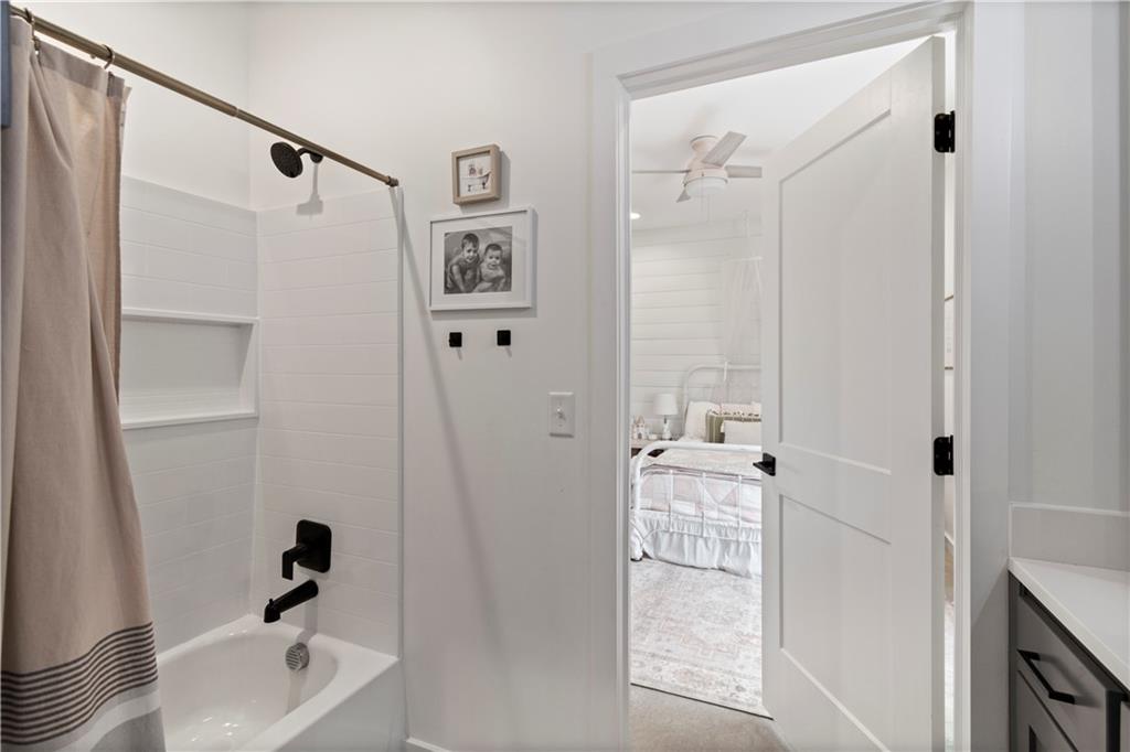 2363 Bainbridge Road