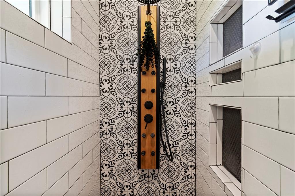 2363 Bainbridge Road