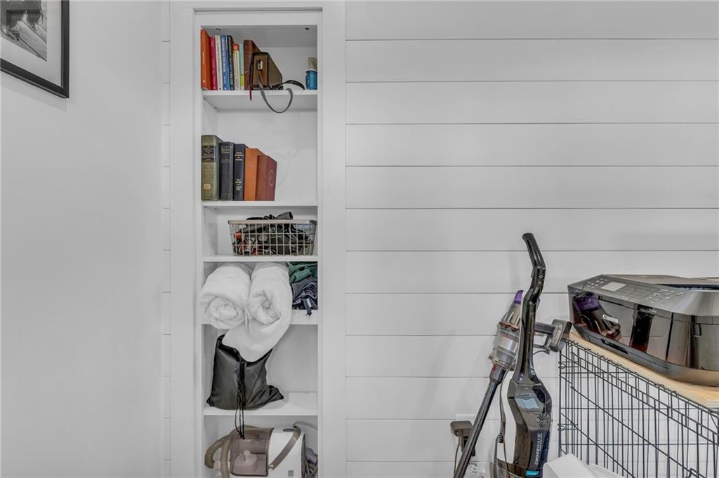 2363 Bainbridge Road