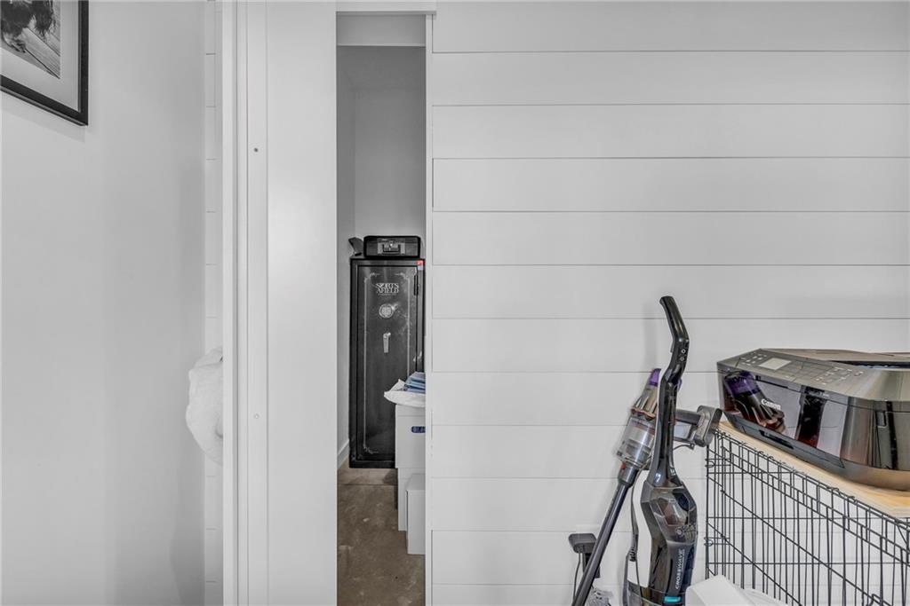 2363 Bainbridge Road