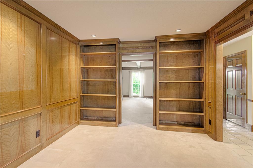 1309 SW Hidden Creek Court