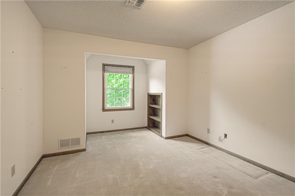 1309 SW Hidden Creek Court