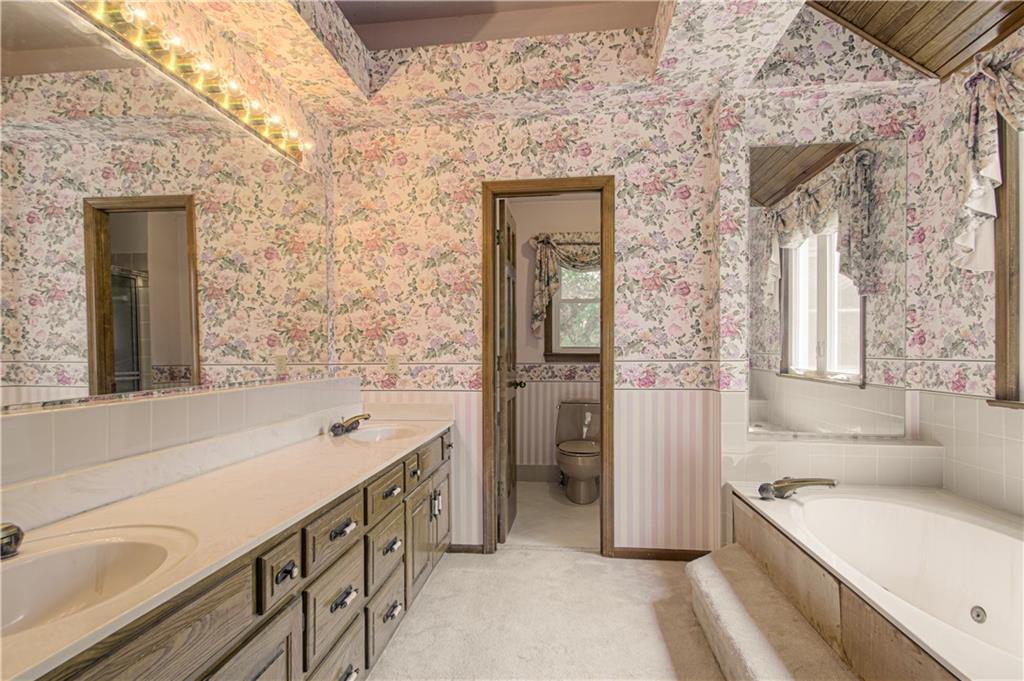 1309 SW Hidden Creek Court