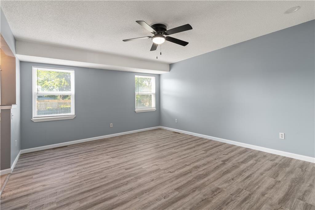 2101 NW Hidden Pointe Court