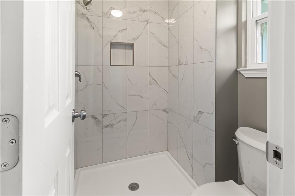 2101 NW Hidden Pointe Court
