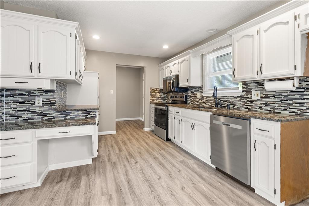 2101 NW Hidden Pointe Court