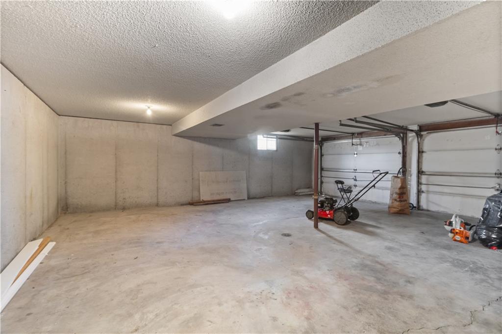2101 NW Hidden Pointe Court