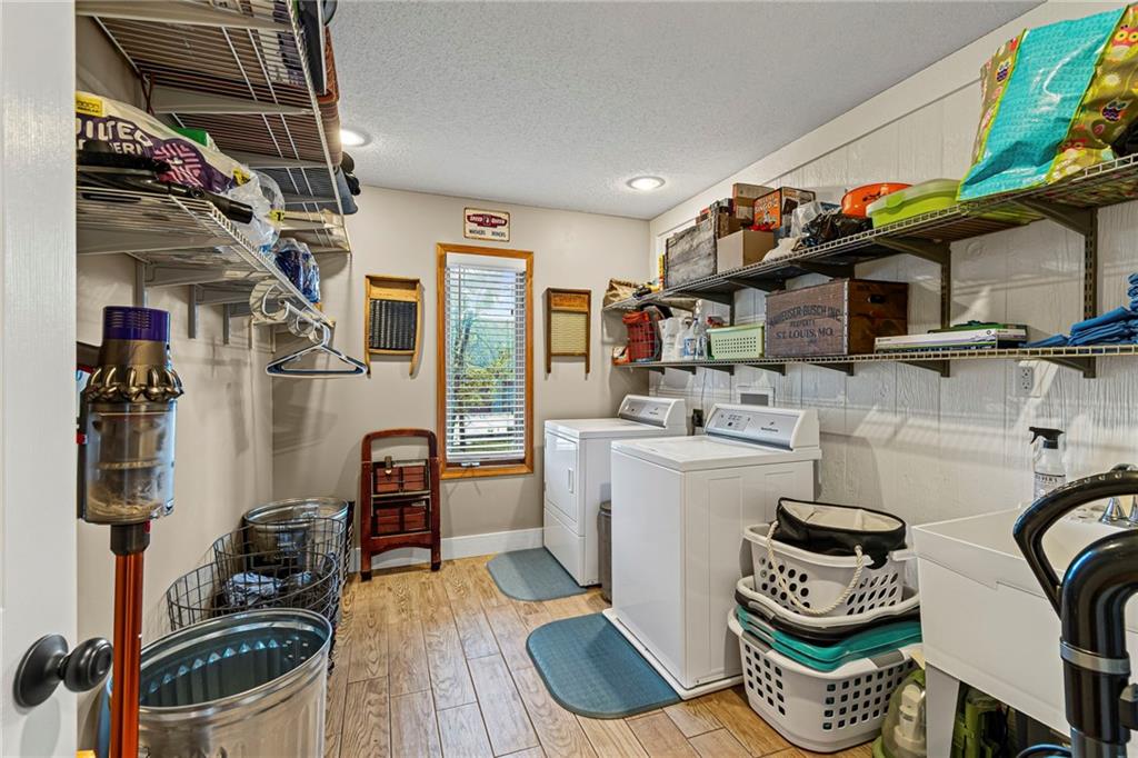 1807 Mystery Hill Drive