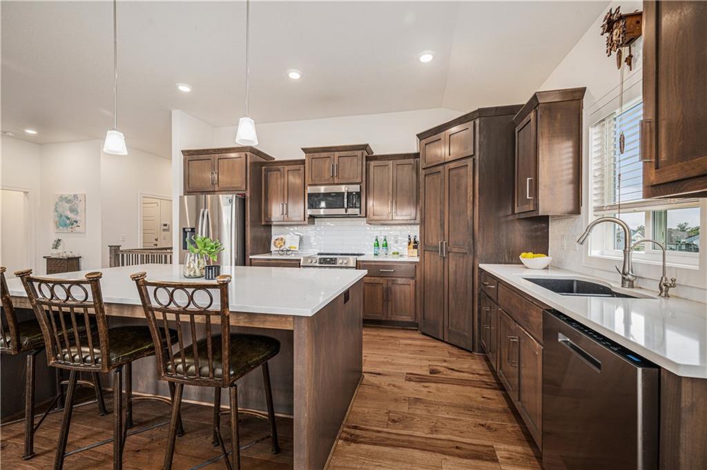 2108 NW Shamrock Avenue