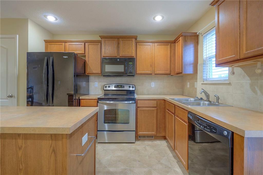 1069 SW Arborway Drive