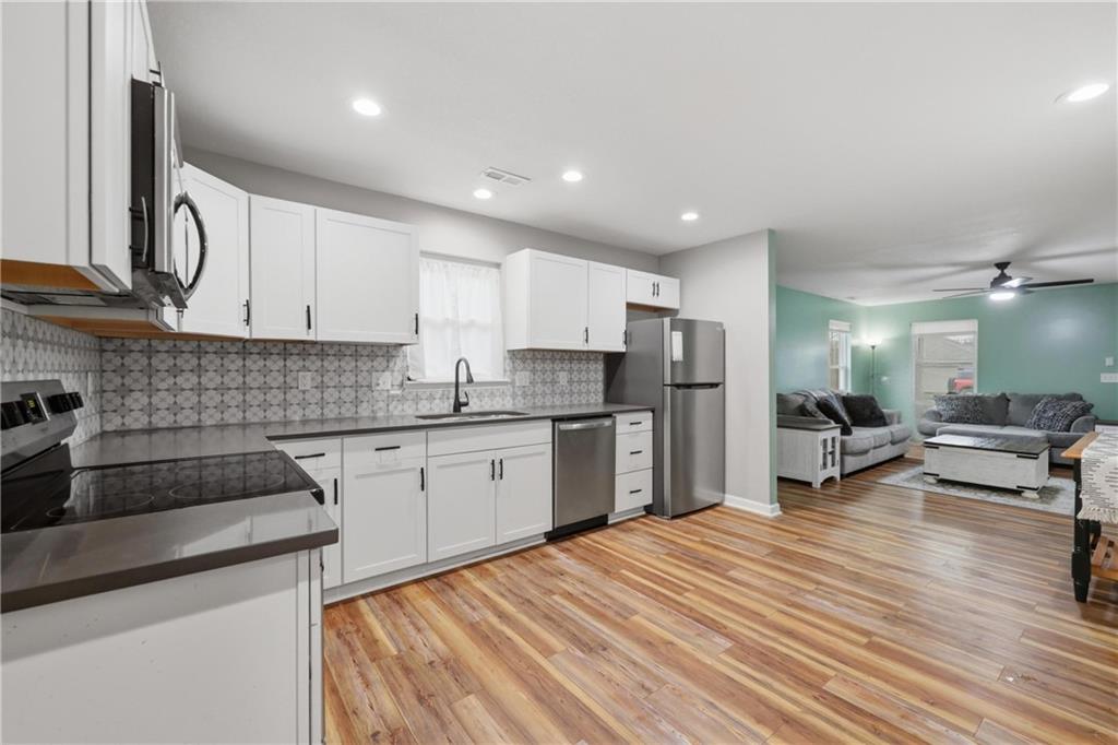 303 W Broadway Street